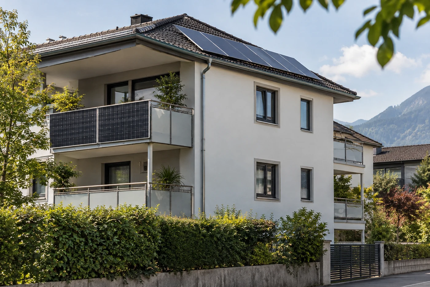 Balkonmodule und Dachmodule an einem Wohngebäude